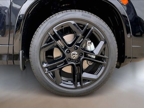 New 2026 Volkswagen Tiguan SE R-Line image 13