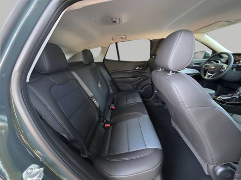 New 2026 Chevrolet Trax LT w/ LT Convenience Package FWD image 7
