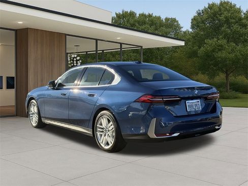 Used 2025 BMW 530i image 11