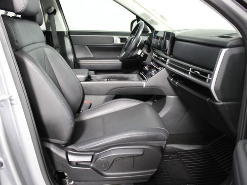 Used 2025 Hyundai Santa Fe SEL FWD image 10