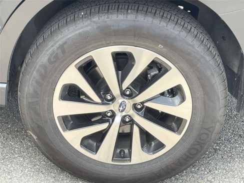 Certified 2025 Subaru Outback Premium AWD/4WD image 11