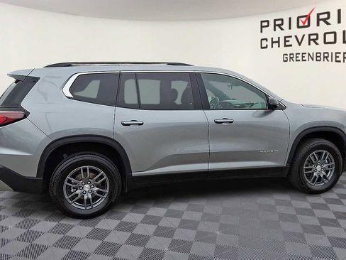 Used 2025 GMC Acadia Elevation image 9