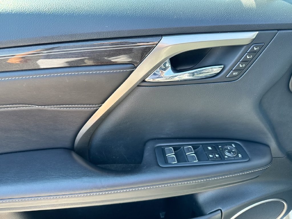 Used 2018 Lexus RX 450hL Luxury w/ Accessory Package AWD/4WD image 22