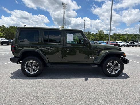 Used 2022 Jeep Wrangler Unlimited Sahara w/ Safety Group AWD/4WD image 8