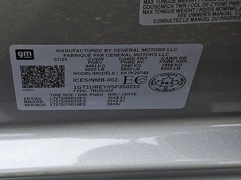 Used 2025 GMC Sierra 2500 Denali w/ Denali Reserve Package AWD/4WD image 32