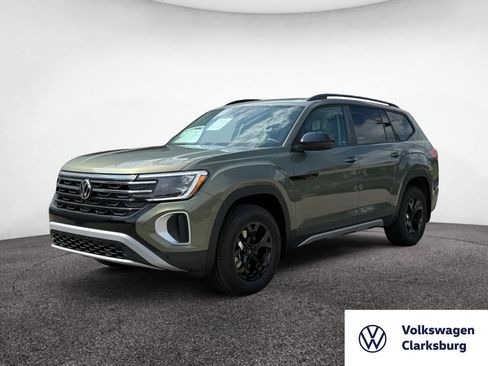New 2025 Volkswagen Atlas Peak Edition SE image 1