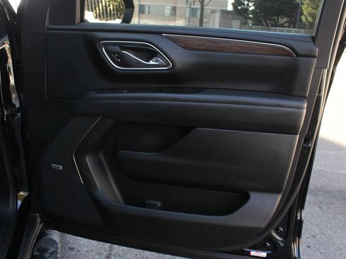 Used 2023 Chevrolet Suburban High Country AWD/4WD image 24