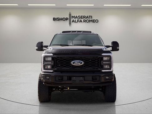 Used 2023 Ford F350 Lariat w/ Lariat Ultimate Package image 3