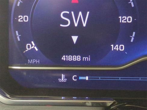 Used 2023 Chevrolet Silverado 1500 LT image 12