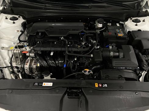 Certified 2024 Hyundai Elantra SEL w/ Convenience Package image 10