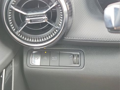 Used 2025 Chevrolet Equinox LT w/ Convenience Package II image 14