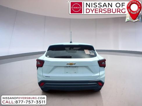 Used 2026 Chevrolet Trax LS FWD image 4
