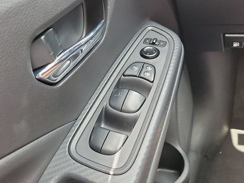 Used 2025 Nissan Versa SV FWD image 13