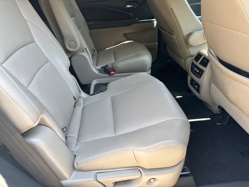 Used 2022 Honda Pilot Elite image 15