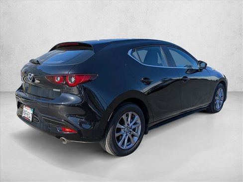 Used 2022 MAZDA MAZDA3 s FWD image 5