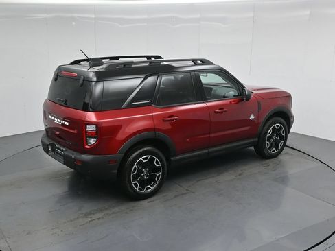 Certified 2025 Ford Bronco Sport Outer Banks w/ Outer Banks Tech Package+ AWD/4WD image 41