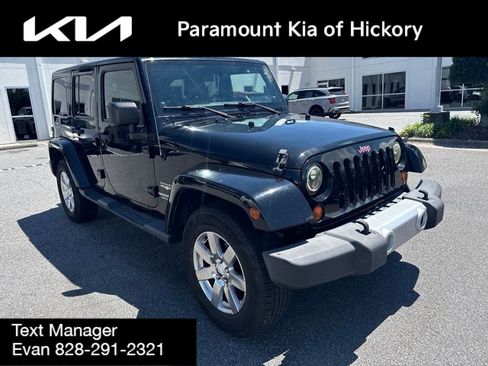 Used 2012 Jeep Wrangler Unlimited Sahara AWD/4WD image 2