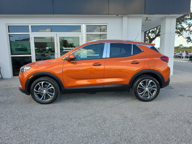 Used 2022 Buick Encore GX Select w/ Advanced Technology Package FWD image 4
