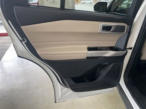 Used 2022 Ford Explorer XLT w/ Equipment Group 202A image 29