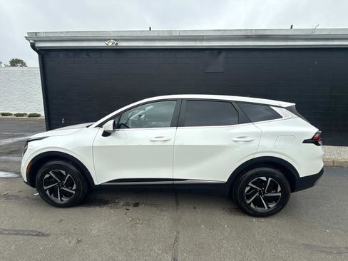 Used 2023 Kia Sportage LX image 6
