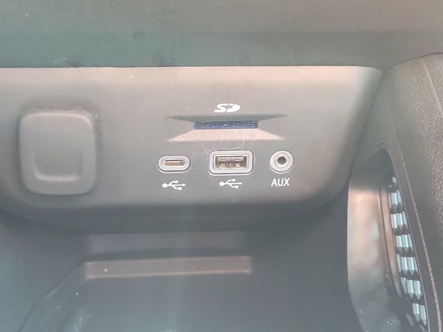 Used 2023 Chevrolet TrailBlazer RS w/ Sun and Liftgate Package FWD image 27