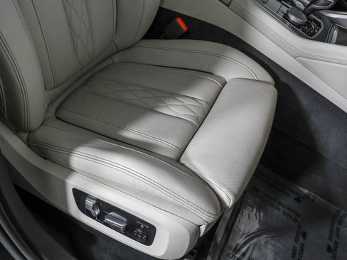 Used 2022 BMW X6 xDrive40i w/ M Sport Package image 51