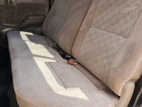 Used 2003 Toyota Tacoma w/ SR5 Package image 25