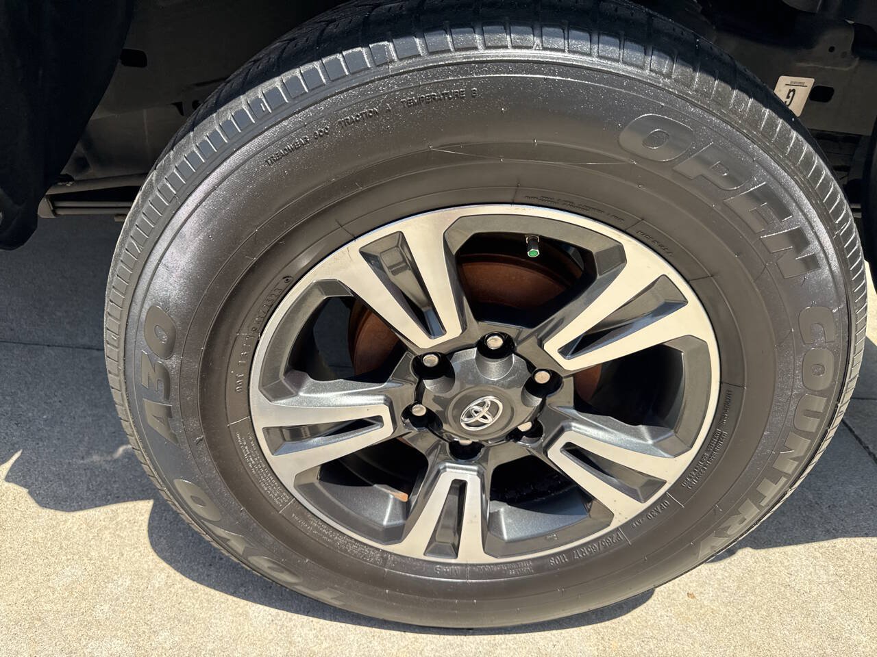 Used 2019 Toyota Tacoma TRD Sport AWD/4WD image 27