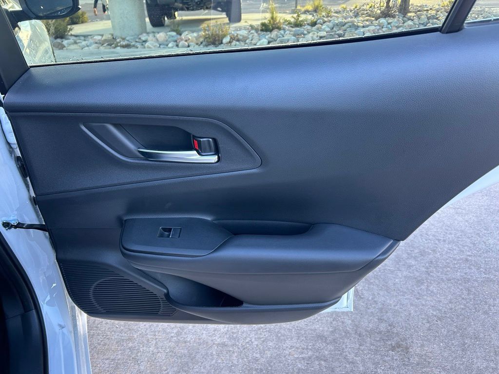 Used 2024 Toyota Prius Prime FWD image 30