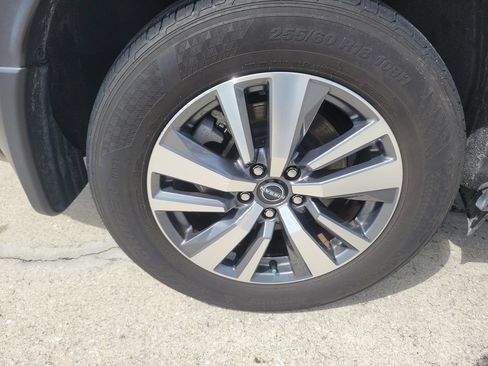 Used 2024 Nissan Pathfinder SL w/ Cargo Package FWD image 10