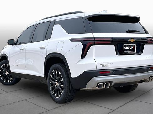 New 2026 Chevrolet Traverse LT w/ Sun and Wheel Package FWD image 13