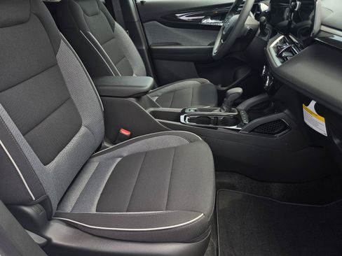 New 2026 Chevrolet TrailBlazer LT w/ Midnight Edition FWD image 10