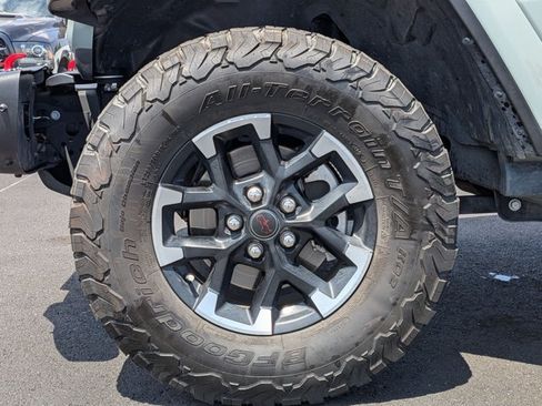 Used 2024 Jeep Wrangler Unlimited Rubicon AWD/4WD image 24