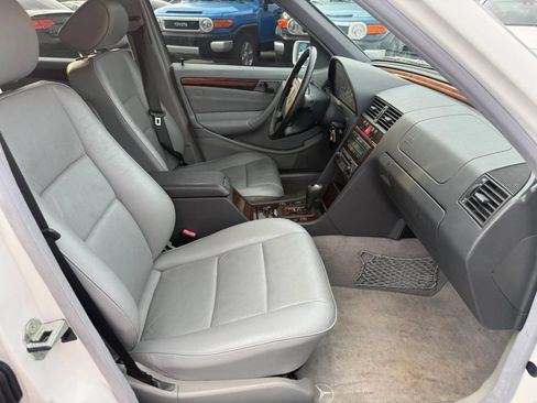 Used 1999 Mercedes-Benz C 280 Sedan image 12