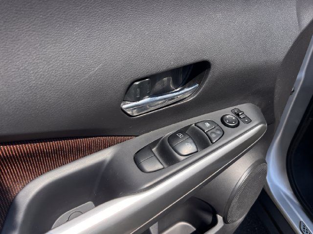 Used 2020 Nissan Kicks SR FWD image 11