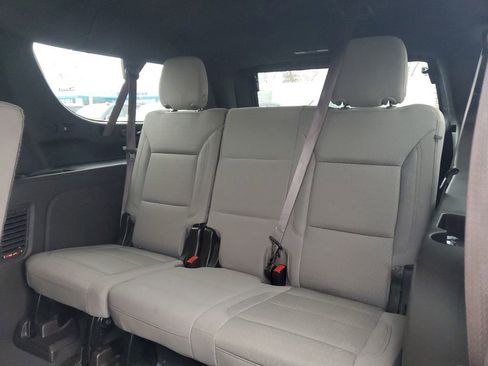 Used 2023 GMC Yukon XL SLE w/ Gmc Pro Safety Plus Package image 8