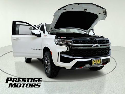 Used 2022 Chevrolet Suburban Z71 w/ Luxury Package AWD/4WD image 11