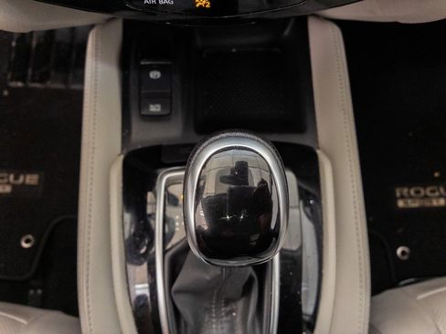 Used 2019 Nissan Rogue Sport SL w/ Premium Package image 23