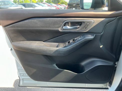 Used 2021 Nissan Rogue SL w/ Premium Package FWD image 10
