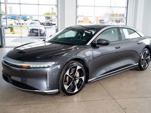 Used 2024 Lucid Air Touring image 10