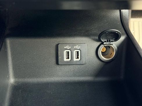 Used 2020 Ford Fusion SE image 16