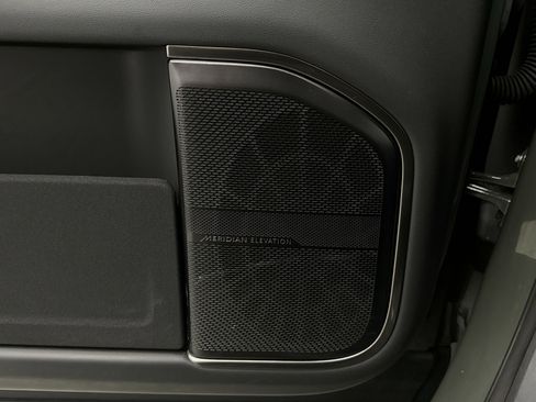 Used 2022 Rivian R1S Launch Edition image 17