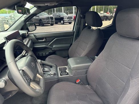Used 2024 Toyota Tacoma SR5 AWD/4WD image 44