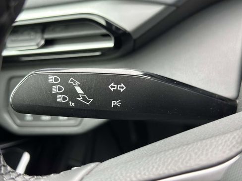 Used 2023 Volkswagen ID.4 Pro S Plus image 21