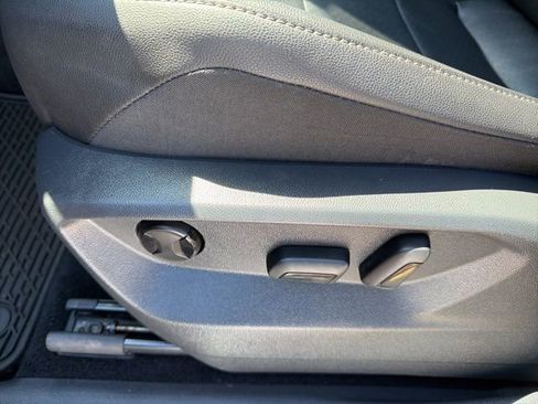 Used 2020 Volkswagen Tiguan SEL image 12