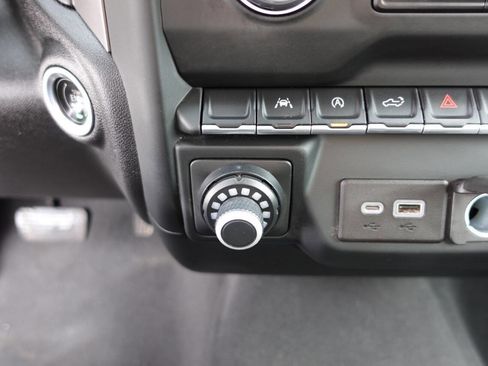 Used 2023 Chevrolet Silverado 1500 Custom image 46