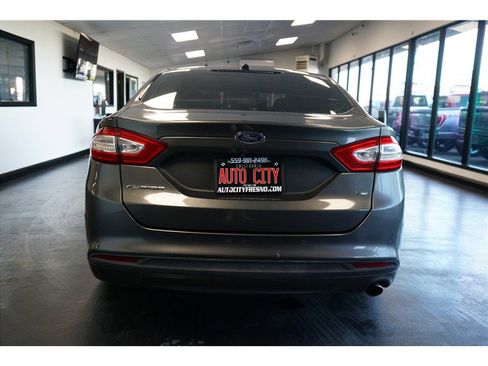Used 2016 Ford Fusion SE image 6