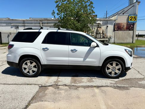 Used 2017 GMC Acadia Limited SLT AWD/4WD image 9