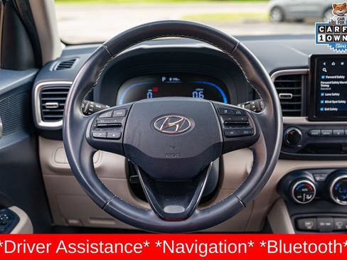 Used 2024 Hyundai Venue Limited FWD image 23