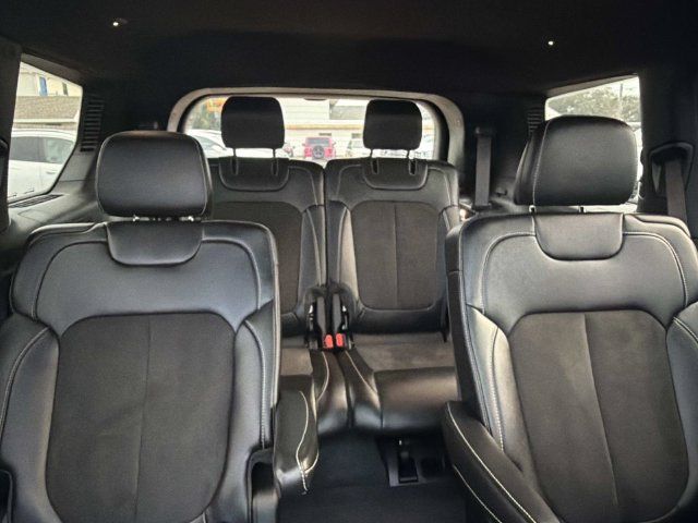 Used 2025 Jeep Grand Cherokee L Altitude RWD image 13